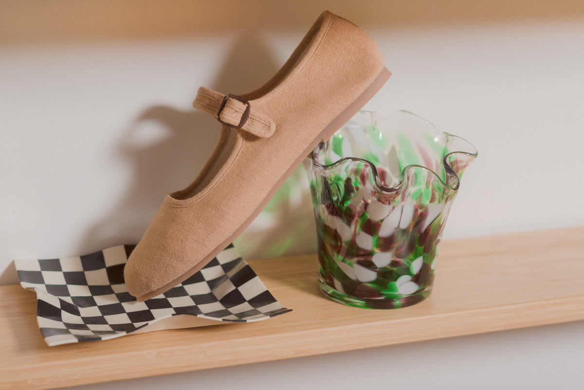 Café | Classic Mary Jane